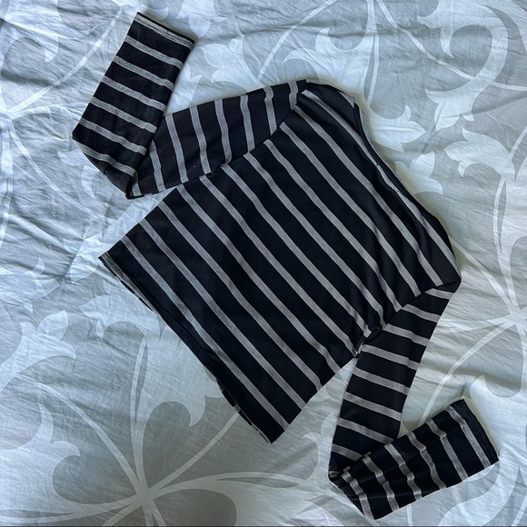 Striped Long Sleeve - Picture 4 of 5